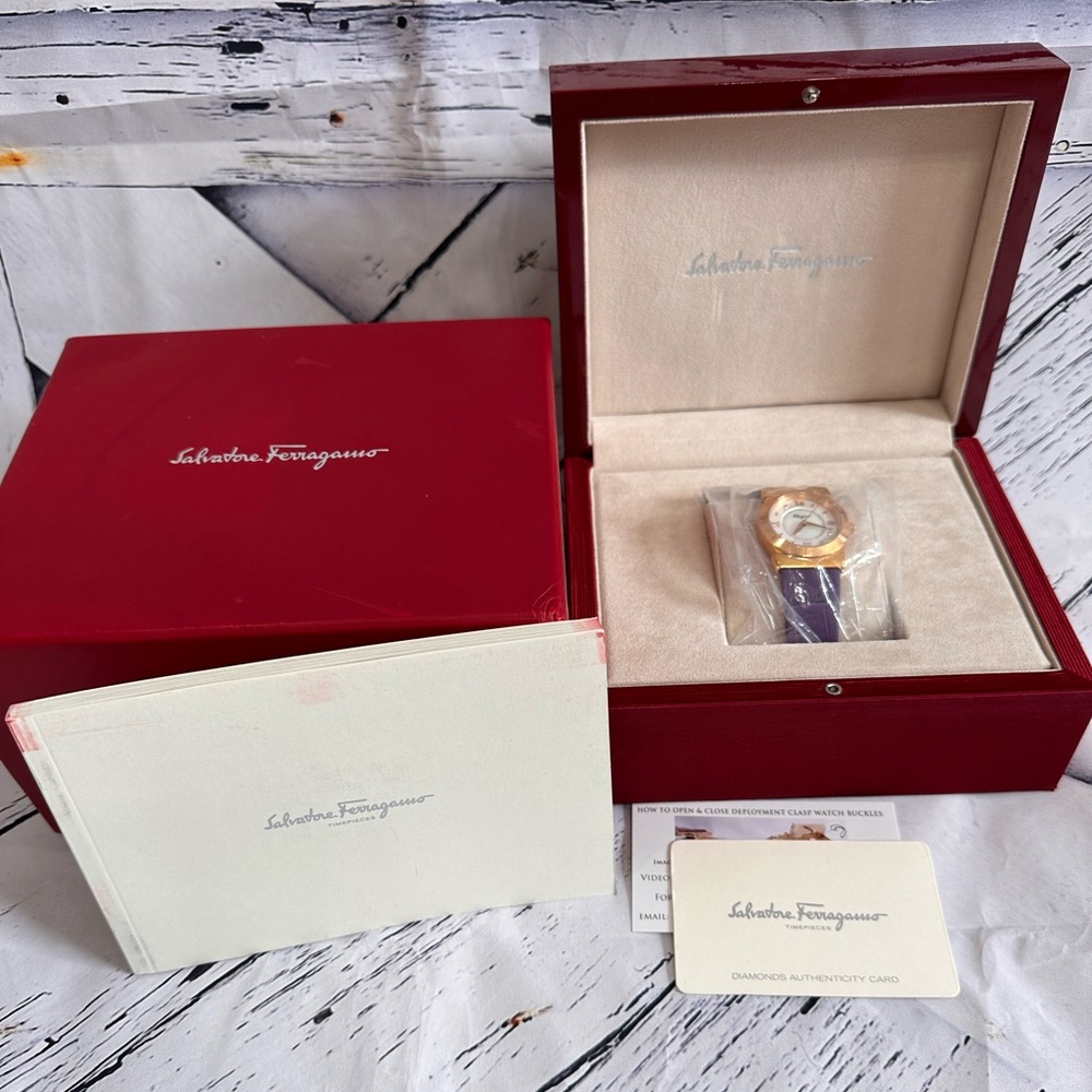 NIB SALVATORE FERRAGAMO PURPLE LEATHER 8 VS G DIAMOND MOTHER OF PEARL WATCH 32MM